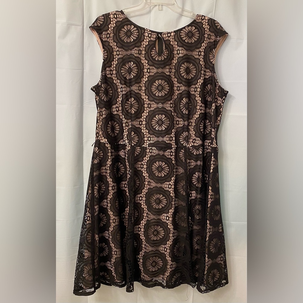 London Style Collection Black and Cream Sleeveless Dress -Plus Size 24W